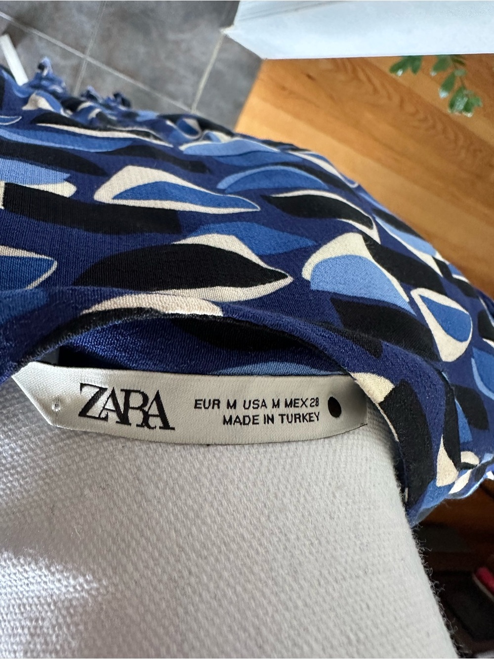 Zara Blue Geometric V-Neck Long Sleeve Dress - Picture 3 of 6